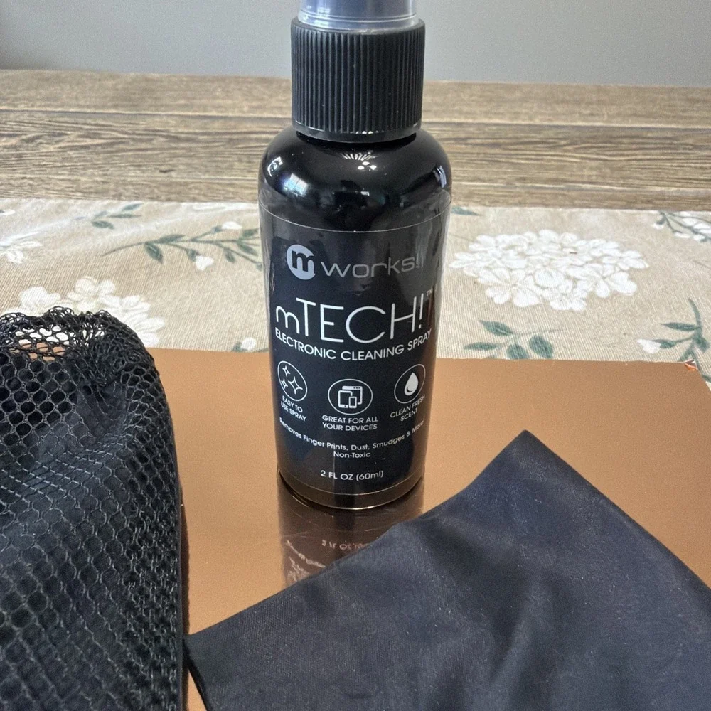 mTech Electronic Cleaning Kit W/ Spray Bottle & Cloth [Travel Size] Screen‎